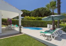 34 Quadradinhos pool area