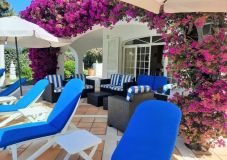 707 vale do lobo exernal eating and relaxing area