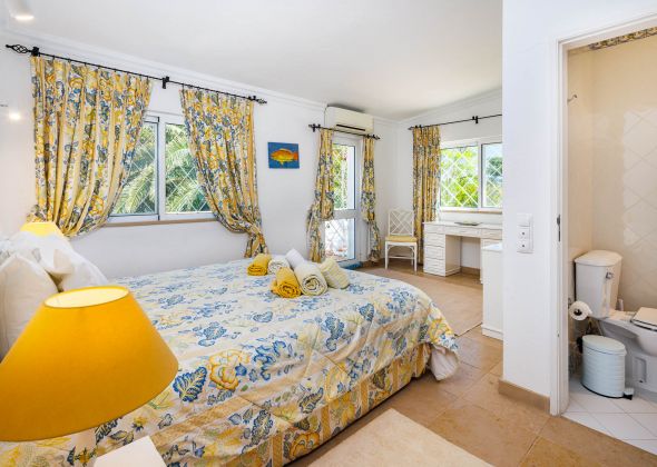 604 vale do lobo bedroom