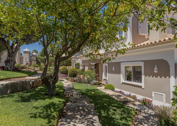 715 Dunas Douradas front garden