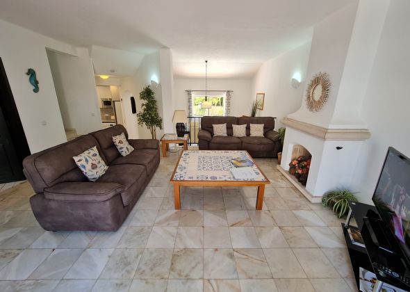 920 vale do lobo living area