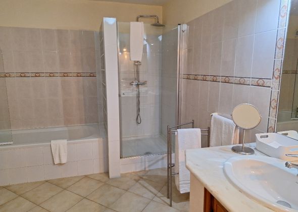 204 val verde bathroom
