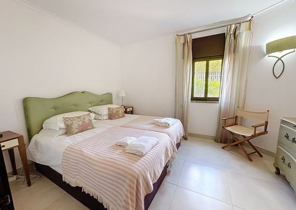 102 vale do lobo double bedroom
