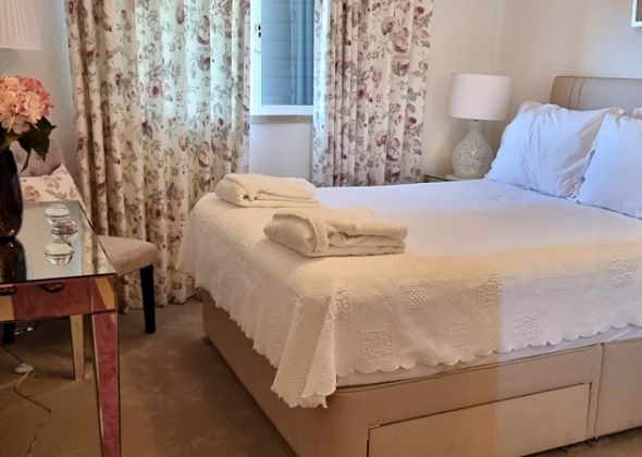 305 val verde bedroom