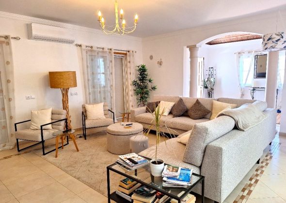 165 varandas do lago living area