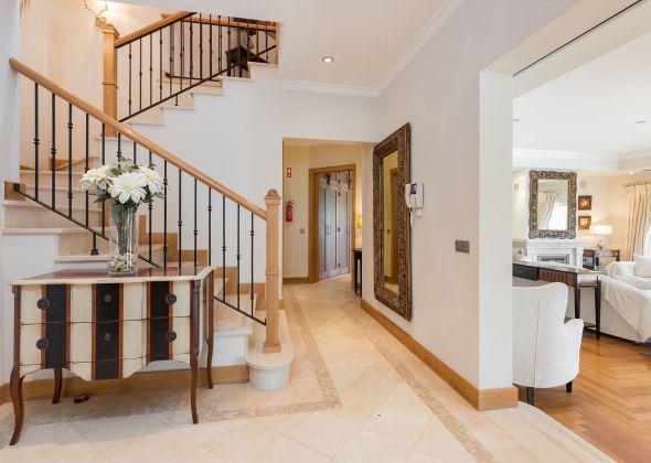 715 Dunas Douradas hallway