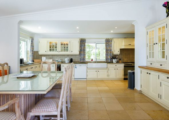 604 vale do lobo kitchen