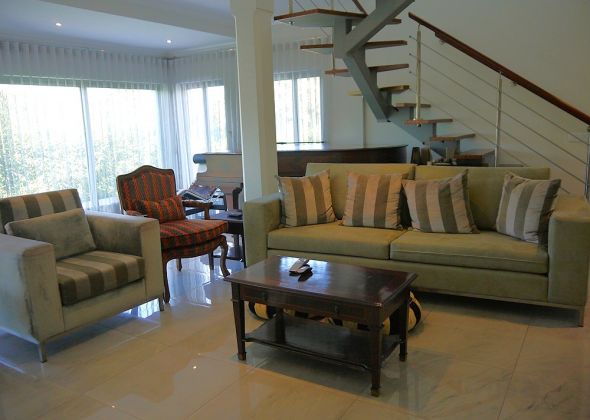 11 val verde living area