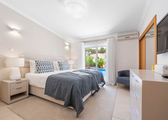 515 vale do lobo double bedroom