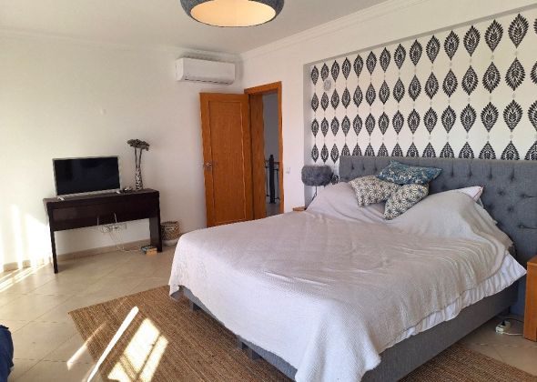 165 varandas do lago master bedroom