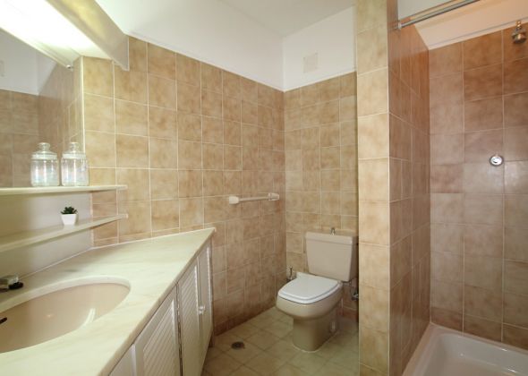 314b dunas douradas adjacent shower room