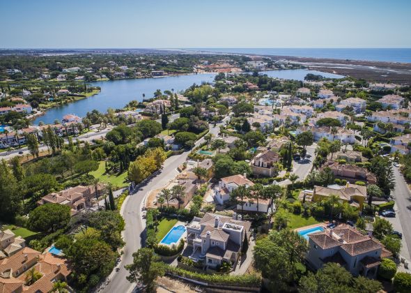 Encosta do Lago location