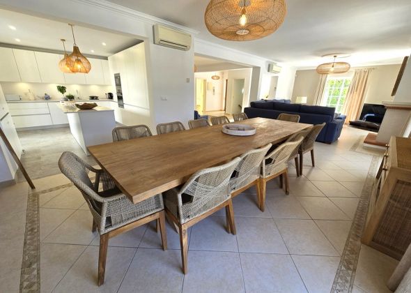 76 varandas do lago dining area