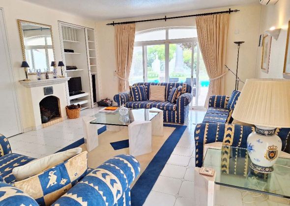 707 vale do lobo living area