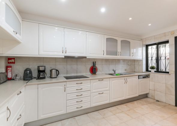 928 vale do lobo kitchen