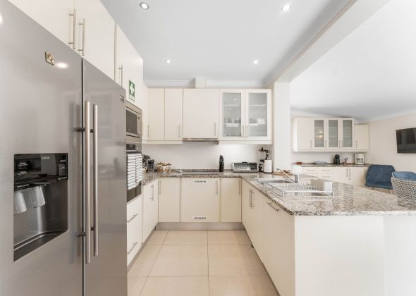 515 vale do lobo kitchen