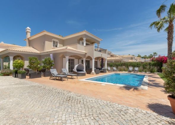 110 varandas do lago driveway and exterior
