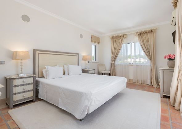 715 Dunas Douradas - first floor double bedroom