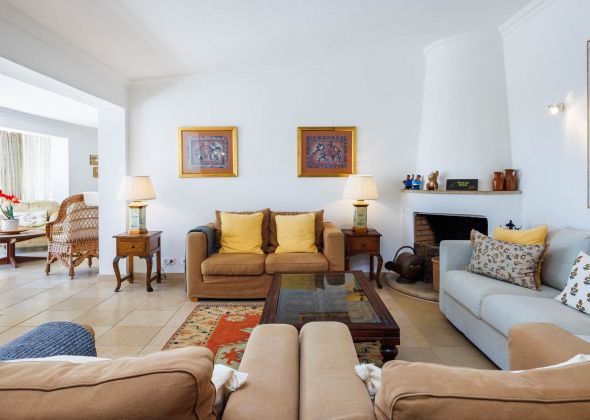 604 vale do lobo living area