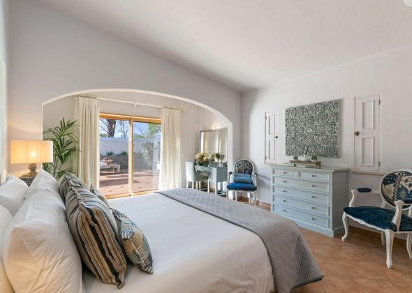 651 vale do lobo double bedroom