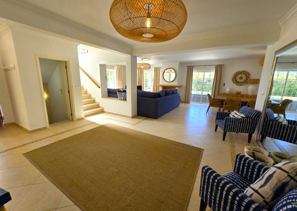 76 varandas do lago living area