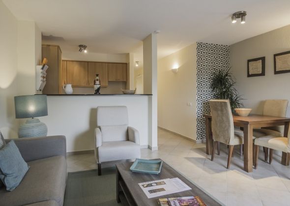 1 bedroom 309 Val Verde