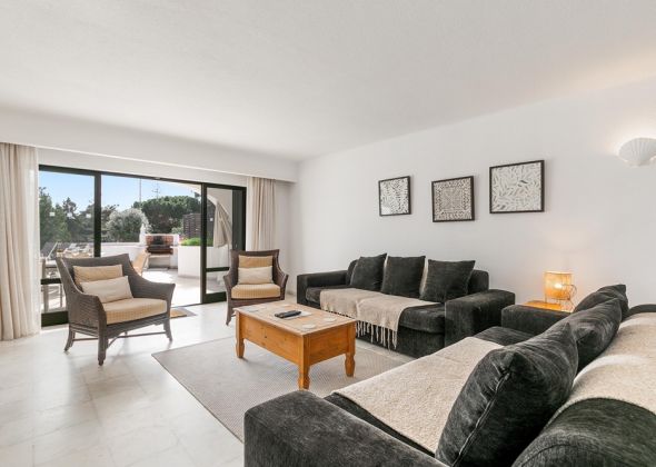 928 vale do lobo living area
