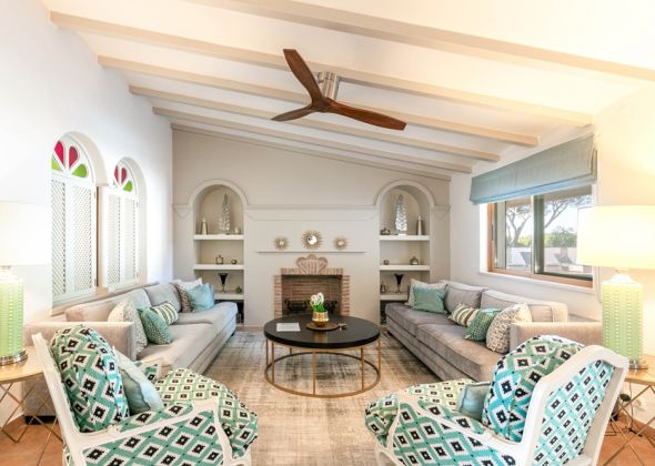 651 vale do lobo living area