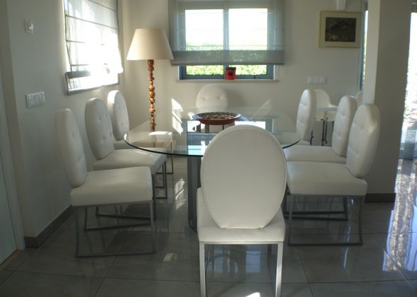 11 val verde dining area
