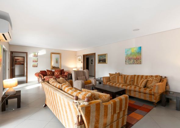 386 vale do lobo living area