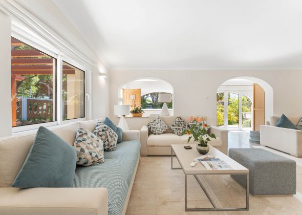 515 vale do lobo living area