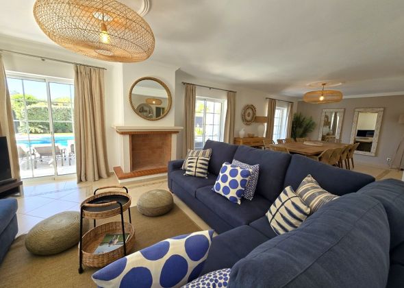 76 varandas do lago living area