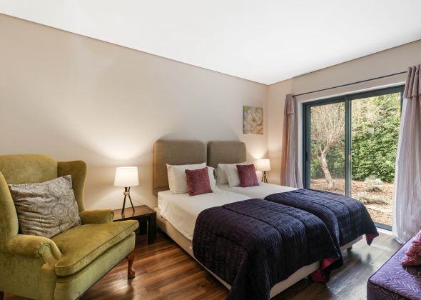 386 vale do lobo ground floor bedroom
