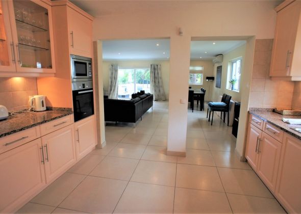 61 vale do garrao kitchen