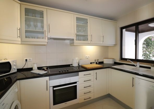 487 Lakeside Village ktichen