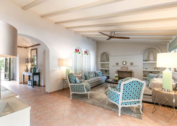 651 vale do lobo living area