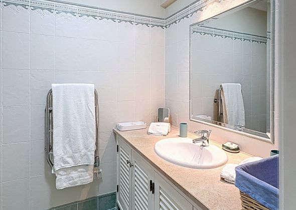 622 dunas douradas bathroom