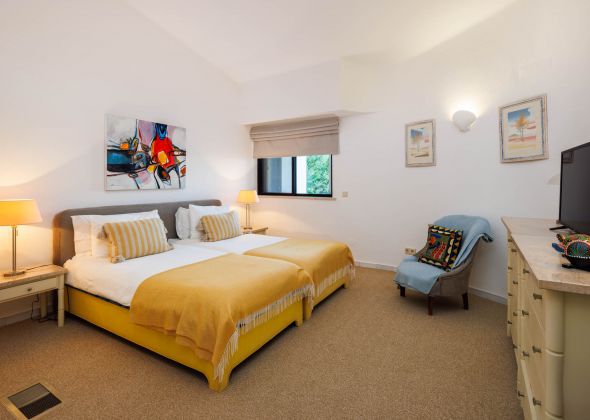 803 vale do lobo ground floor bedroom