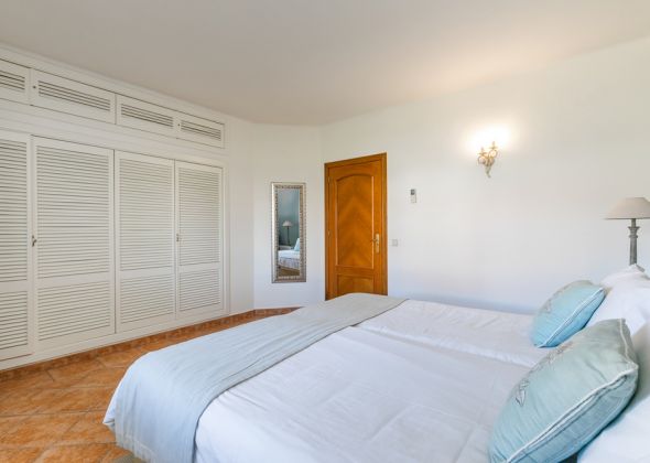 879ab vale do lobo twin bedroom