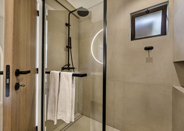 210 Dunas Douradas en-suite shower room