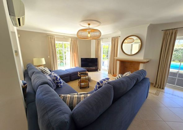 76 varandas do lago living area