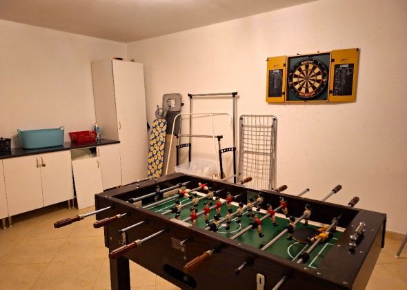 165 varandas do lago basement games room