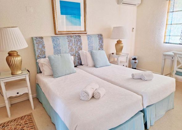 707 vale do lobo first floor twin bedroom