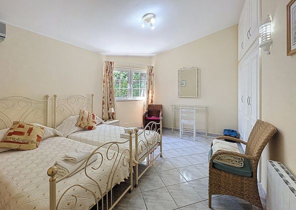 5 val verde twin bedroom