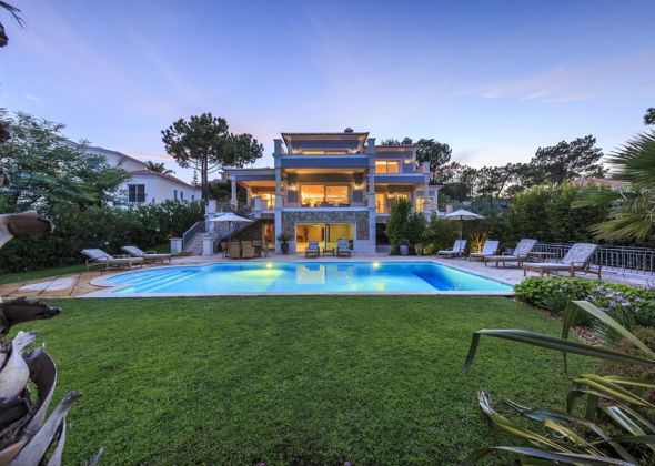 Casa Jasmin, 5 Encosta do Lago evening