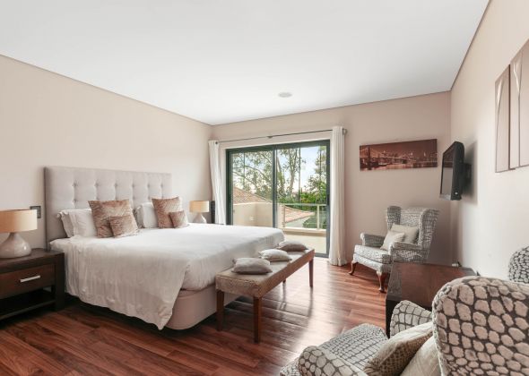 386 vale do lobo upstairs double bedroom