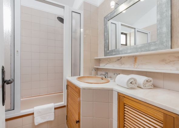 211 dunas douradas en-suite bathroom to double