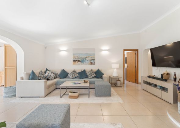 515 vale do lobo living area