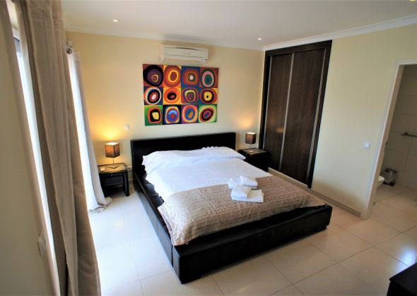 61 vale do garrao double bedroom