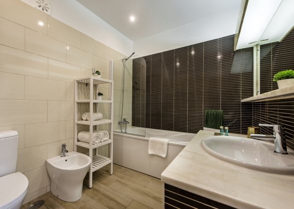311B Dunas Douradas en-suite bathroom